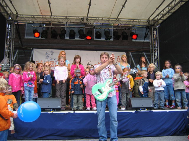 gal/2007/2007 Ruettenscheider Kinderfest/2007 Saitentwist Ruettenscheider Kinderfest 1.9. 380.jpg